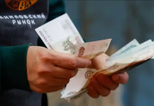 Andrei Caramitru: „În Rusia e ca pe timpul lui Ceaușescu. Populația si firmele nu au voie sa aibă valută. A început specula cu dolari si euro”